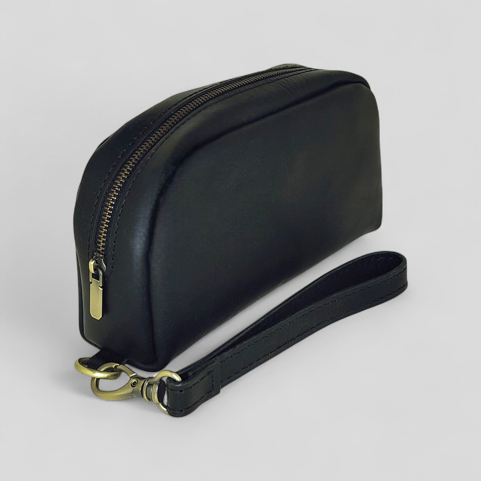 Sesa Verto El Çantası – Deri, Tek Bölmeli, Bilek Askılı, Şık ve Dayanıklı Erkek Aksesuarı