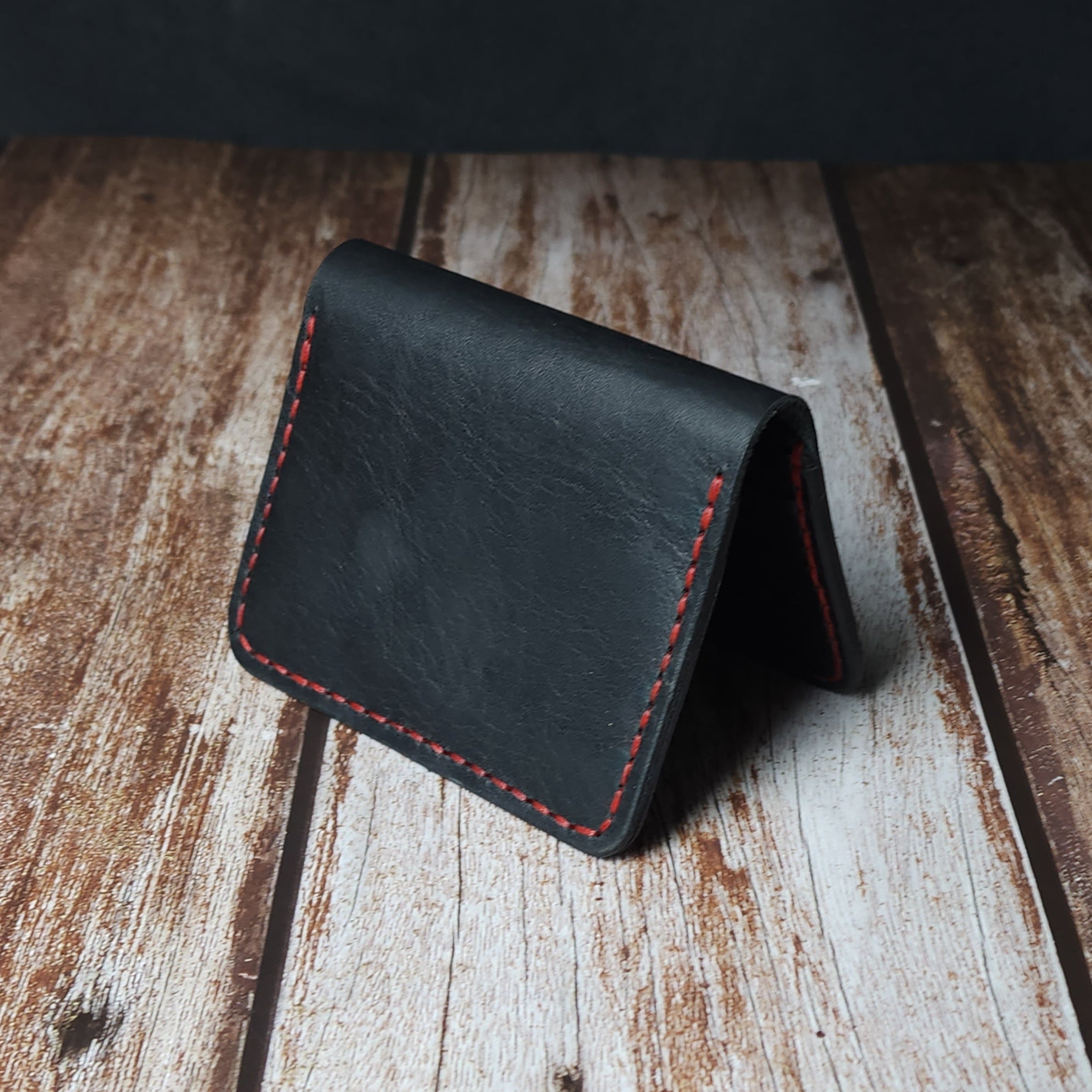 Siyah-Kırmızı Hakiki Deri Kartlık