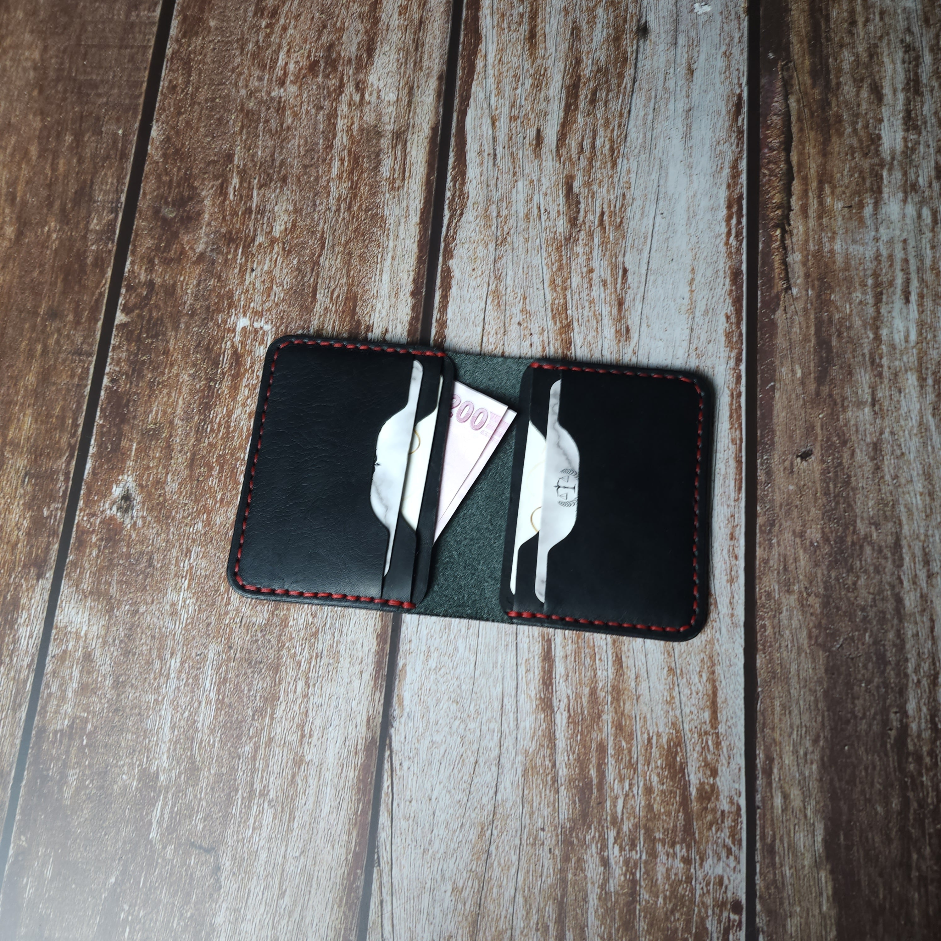 Siyah-Kırmızı Hakiki Deri Kartlık